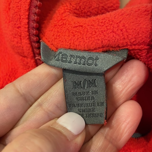 Marmot jacket size medium in red - Picture 10 of 11